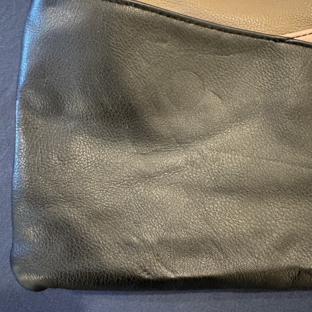 Steve Madden Black and Beige Wristlet - Picture 3 of 7